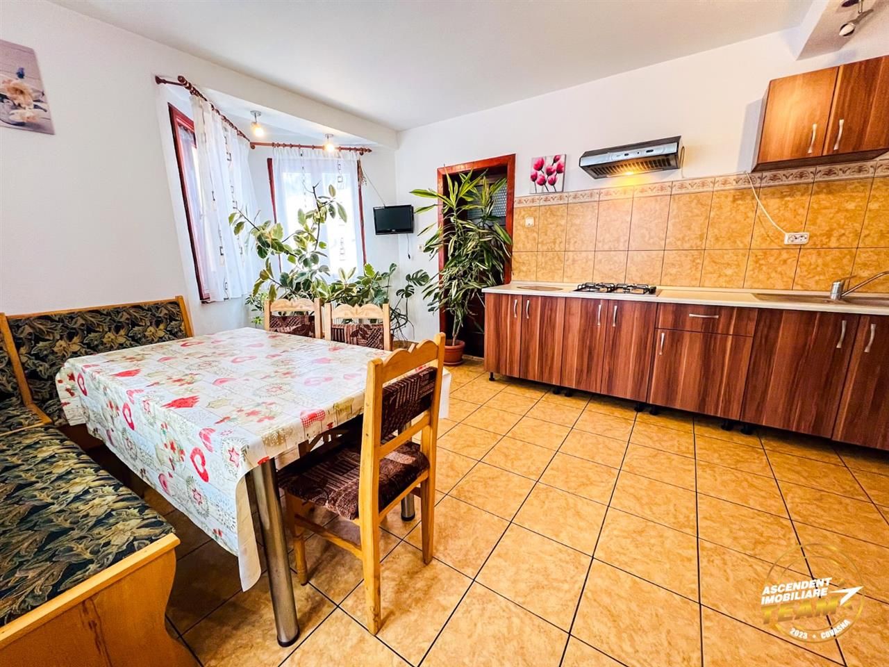Pensiune in decor fermecator, loc de istorie si legenda, Moieciu de Jos, Bran - Poză 44