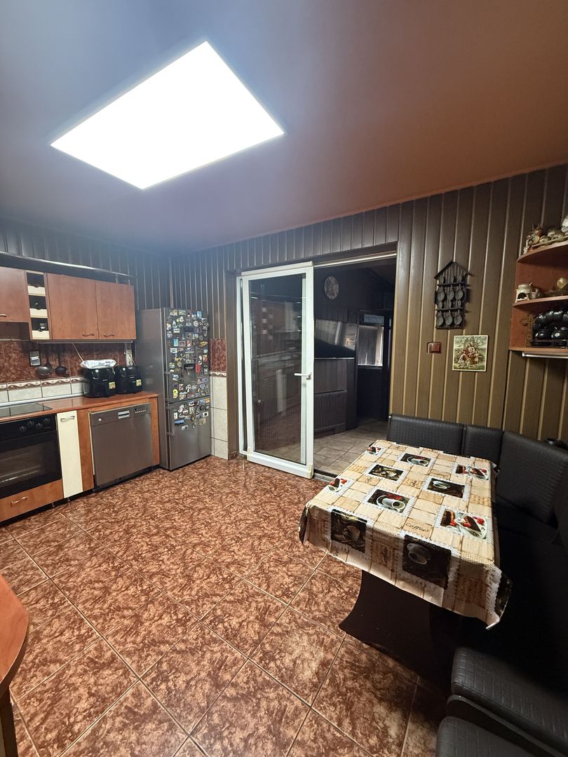 asă de vânzare în zona– spațioasă, eficientă și excelent poziționată - Poză 14