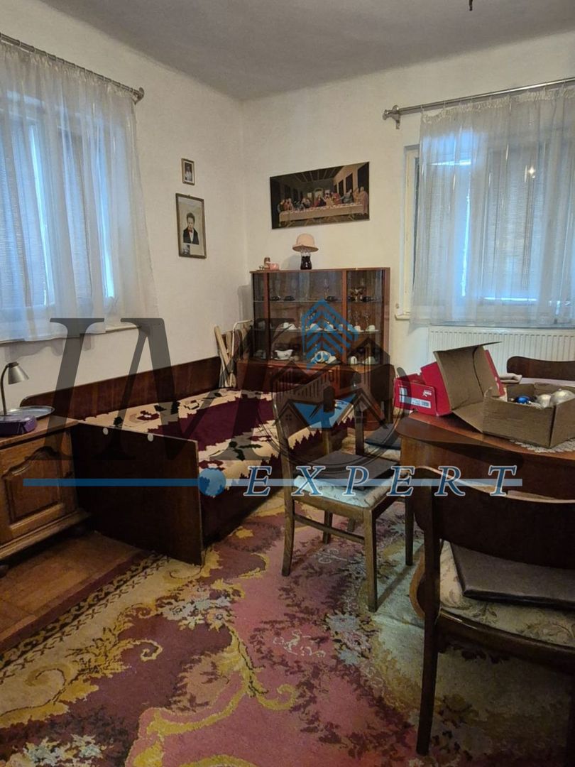 Casa ,curte și gradina.Teren cu 2700 mp. - Poză 3