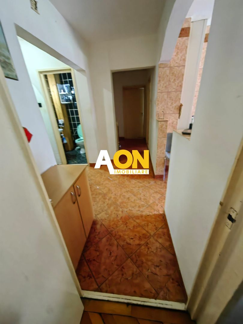 Apartament 3 Camere, Decomandat, Zona Cetate, Etaj 1 - Poză 12
