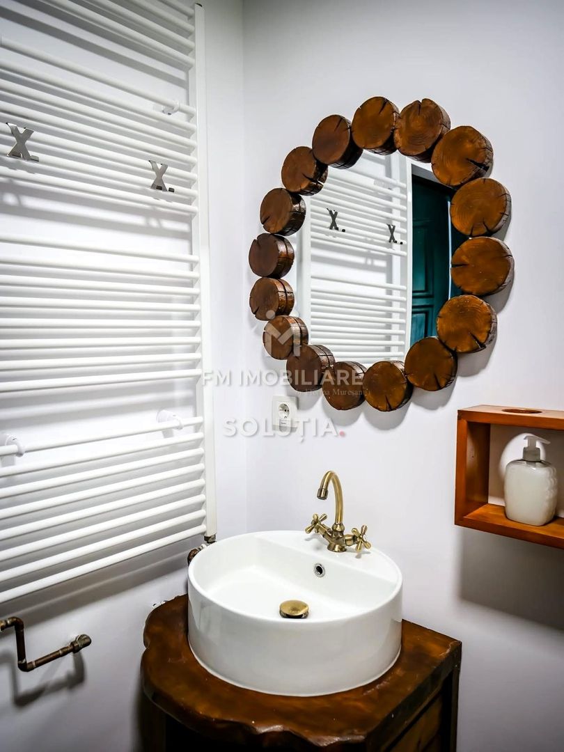 Pensiune agroturistică: 3 case tradiționale + teren în Desești - Poză 12