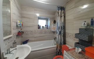 Vanzare apartament la curte comuna in zona centrala - Poză 7