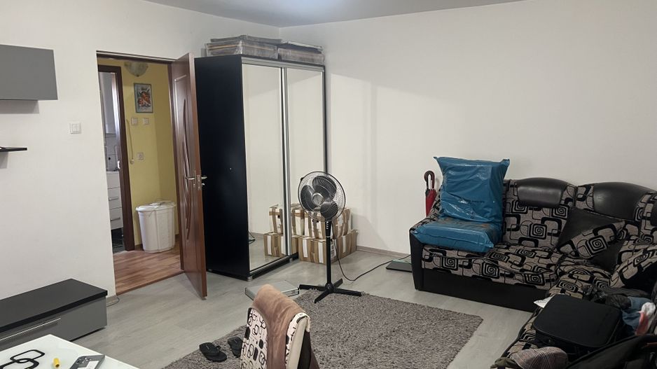 vand apartament cu o  camera zona Cicero - Poză 1