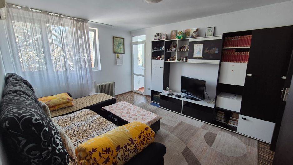 Ap 3 camere Titan - Piata Miniș mobilat/utilat - Poză 1