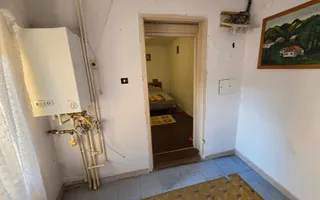 Casa 8 camere, cu 2 corpuri de cladire,  387 mp teren, zona Centru - Poză 11