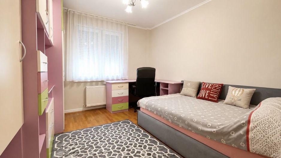 Apartament cu 3 camere de închiriat, Rogerius, etaj 1 - Poză 4