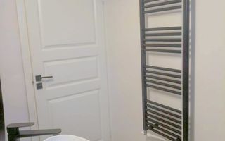 De vanzare apartament cu 2 camere, port, parter, 75.000 euro - Poză 4