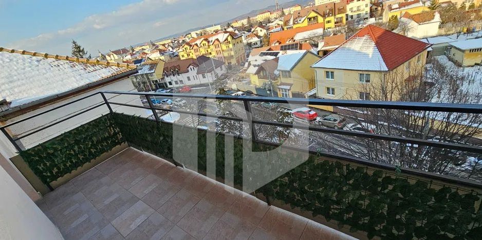 Apartament (mansarda) de vanzare - 4 camere - Cedonia - Etaj 5/6 - Poză 3