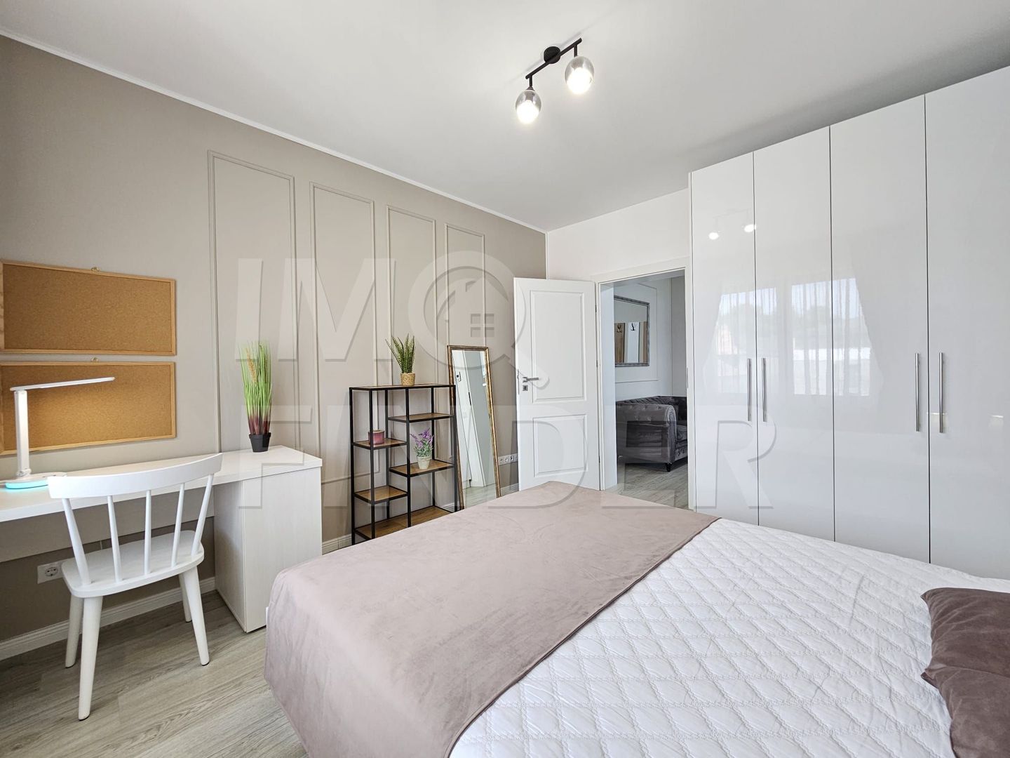 Inchiriere apartament 3 camere situat in vila privata, zona UMF - Poză 11