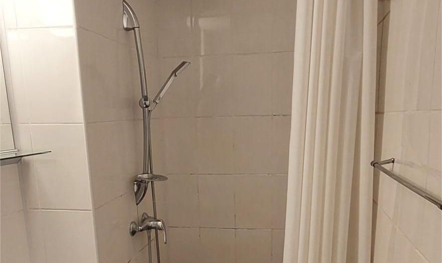 Garsonieră călduroasă, balcon, utilități incluse în pret, etaj 3 – Ion Mihalache - Poză 4