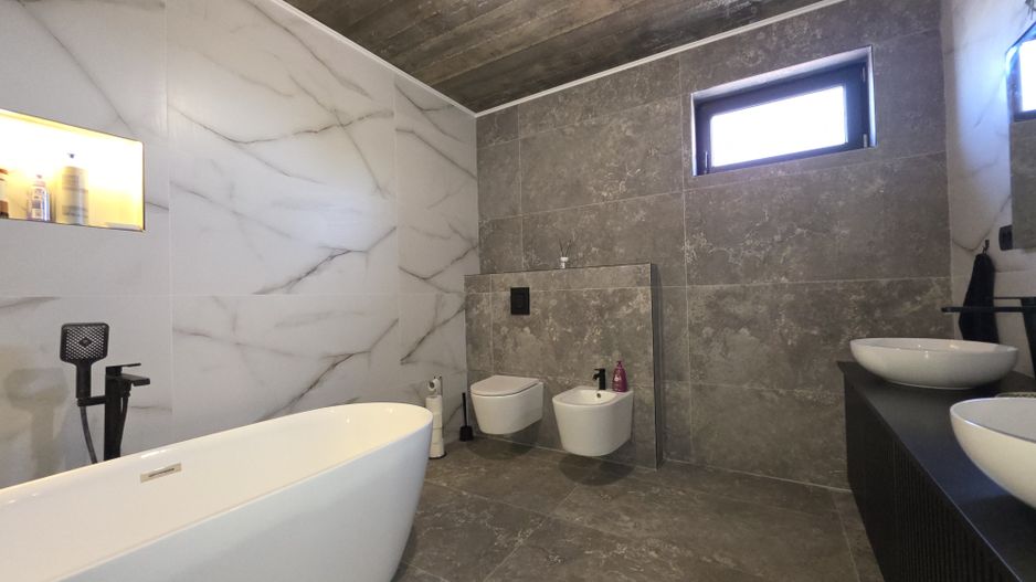 Vila intr-un peisaj idilic la 15 minute de capitala, pret imbatabil! - Poză 20