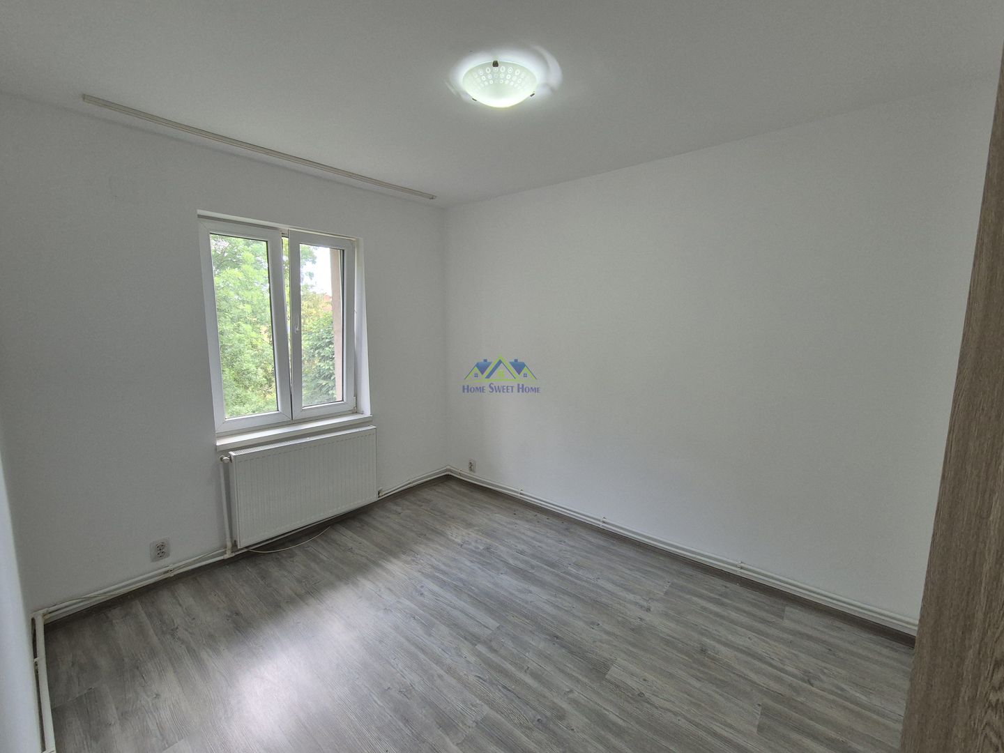 Vand Apartament 2 camere, zona Pietonala, et.3/3, st-45m, balcon, C.T. - Poză 6