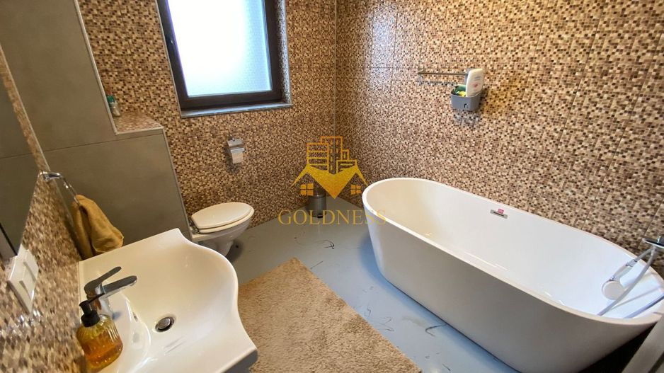 Vila cu 5 camere, Borhanci, 540Mp, 3 Parcari,Gradina, View,Petfriendly - Poză 11