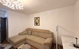 Gars. 31 mp, et 9/10, bloc reabilitat, instalații refăcute, mobilată și utilată - Poză 3