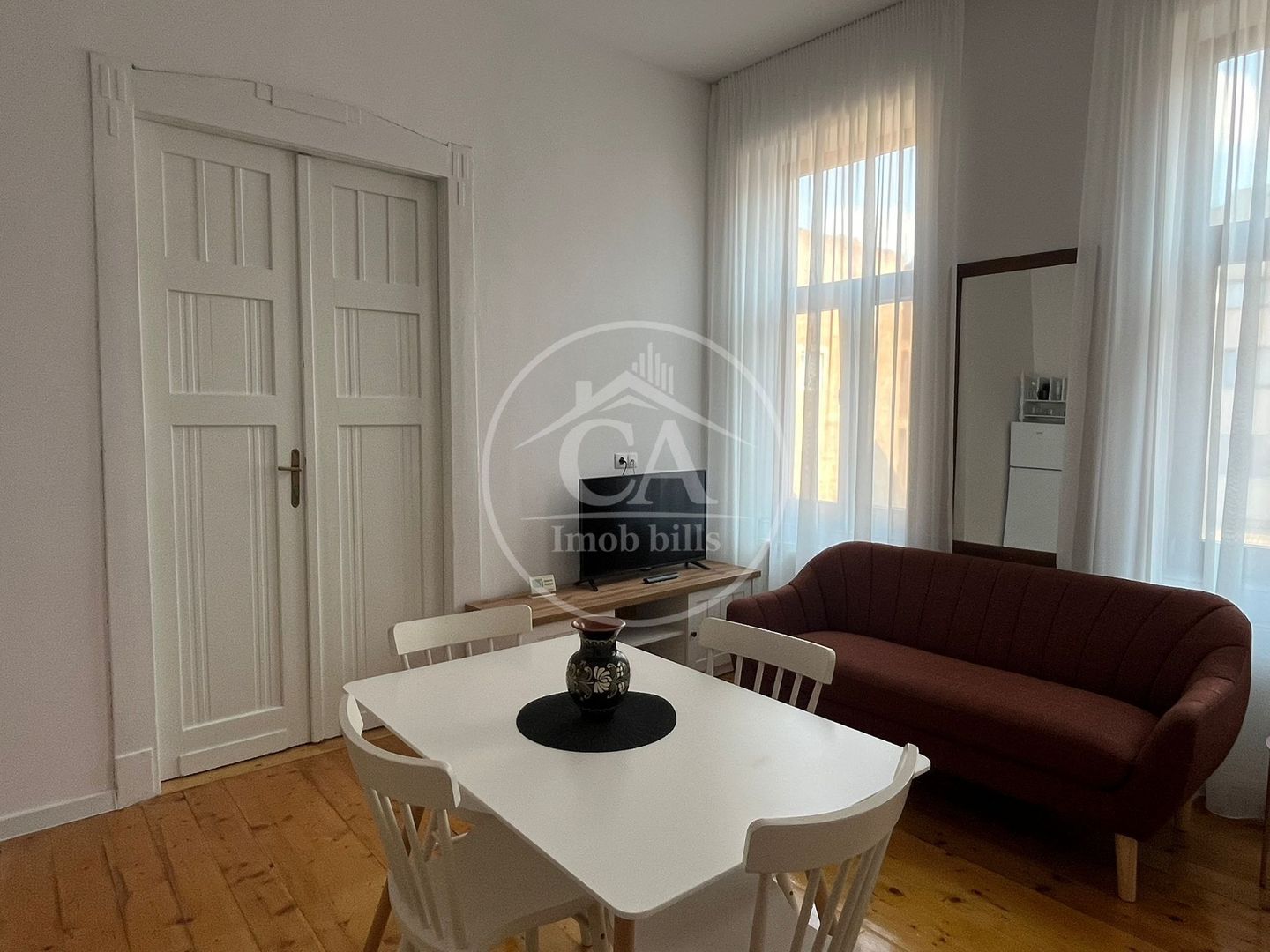 Apartament de închiriat cu 3 camere în zona ultracentrală, Oradea - Poză 4