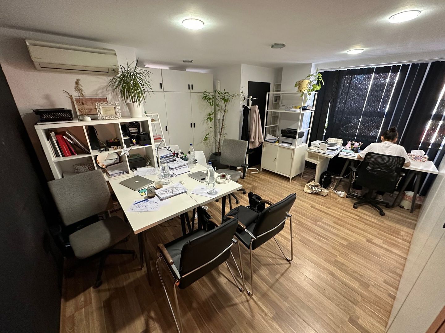 Spatiu în clădire de birouri - Poză 15