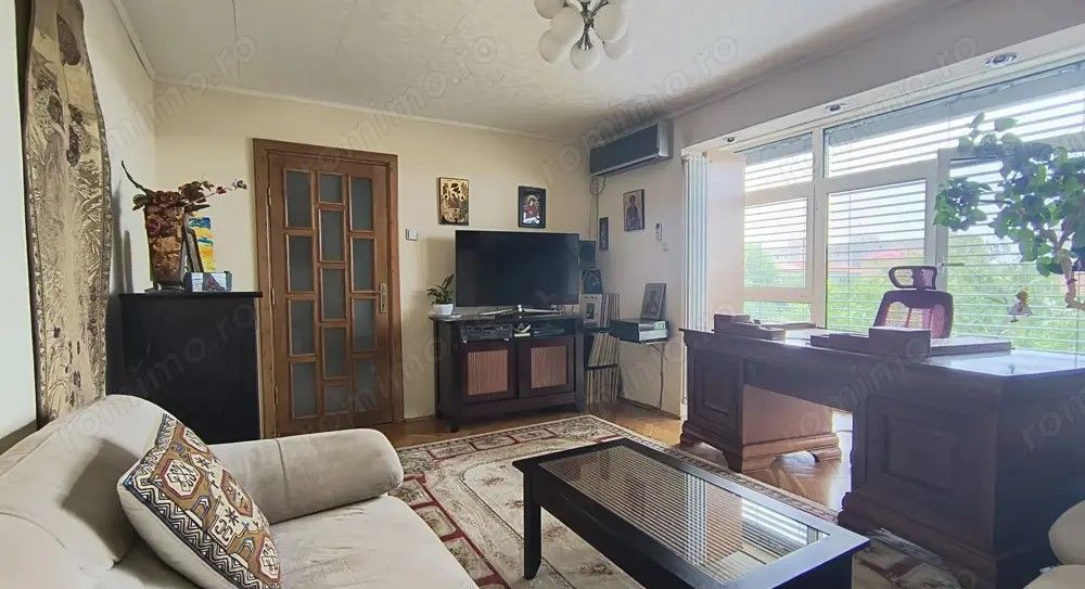 3 camere Circumvalatiunii decomandat centrala proprie - Poză 1