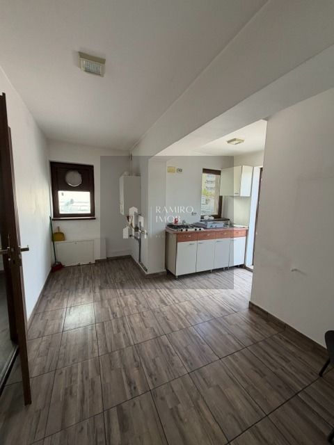 Spatiu Comercial / Birouri Metrou Aparatorii Patriei - Poză 3