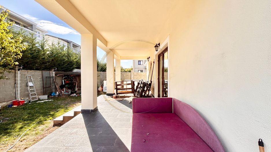 1/2 Duplex - Giroc - zona Planetelor - 4 camere | Poarta electrica - Poză 7