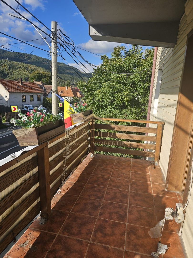 Pensiune 10 camere cu restaurant // Moieciu de Jos - Poză 48