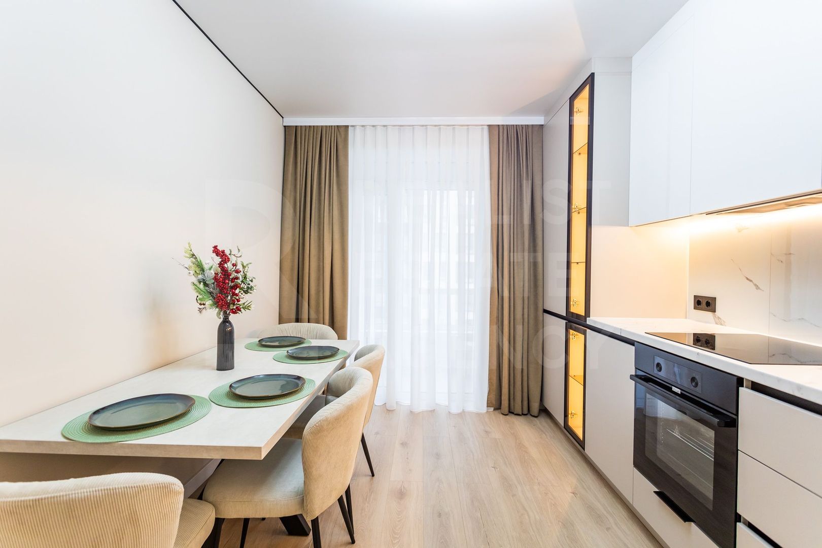 Vânzare, apartament, 2 camere+living, bul. Mircea cel Bătrân, Ciocana - Poză 2