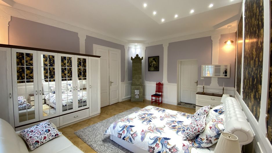 Cladire Istorica, 4 camere, 134 mp, Renovat, Zona Sinaia, Comision 0% - Poză 3