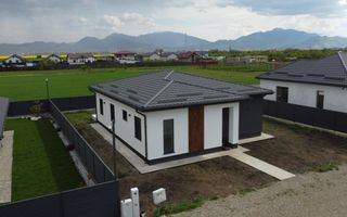Casă/Vilă cu 4 camere de vânzare - Sampetru, zona Dealul Lempes - Poză 3