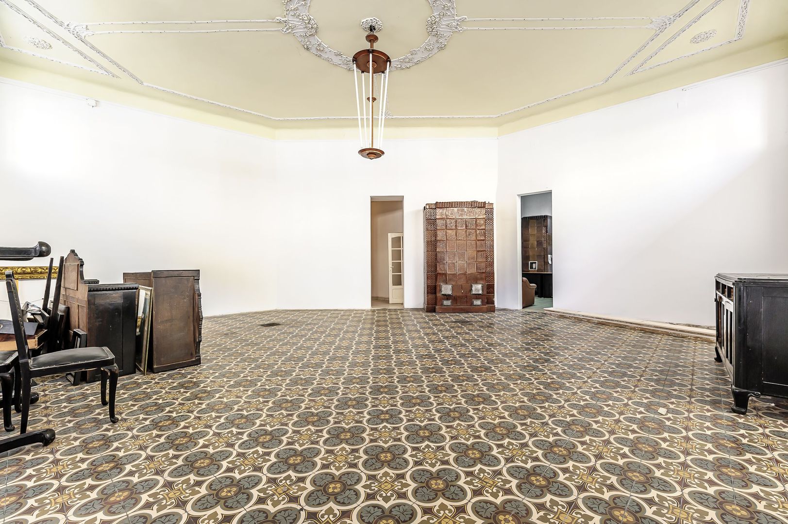 Spațiu comercial cu 5 căi de acces, clădire complet restaurată. - Poză 3