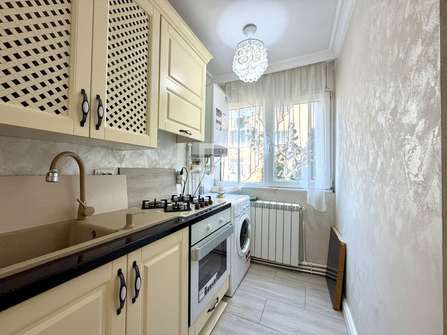 Garsoniera moderna 33mp, LUX ,mobilat si utilat - Poză 13