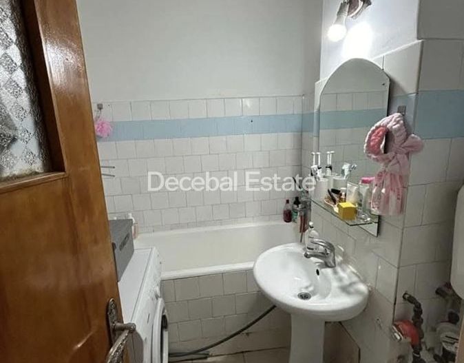 Metrou 1 Decembrie - Apartament 2 camere decomandat, spatios, stradal - Poză 7