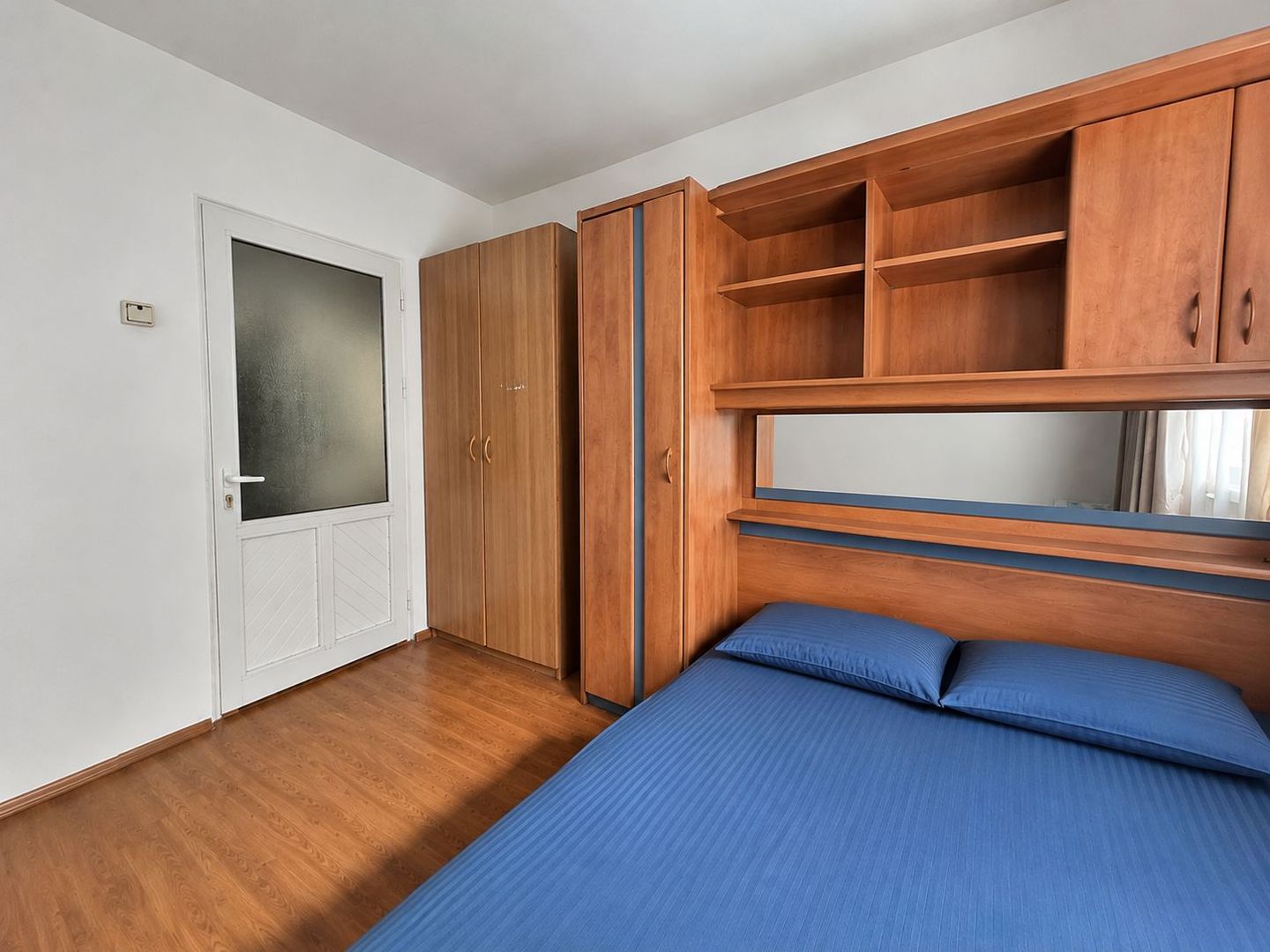 Apartament 3 camere spatios de vanzare în zona - Tractorul - Poză 4