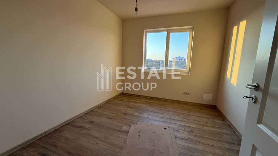 Casa individuala cu 4 camere in Mosnita Noua zona Castel - Poză 12