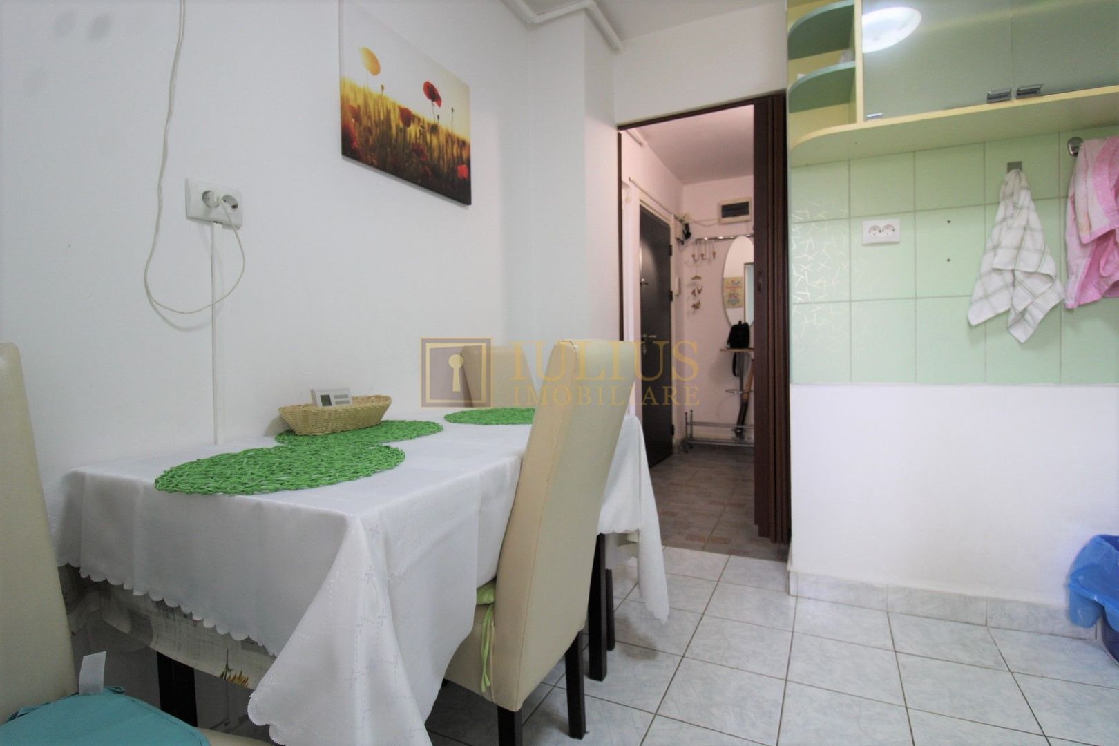 3 camere, decomandat, centrala proprie - Poză 12