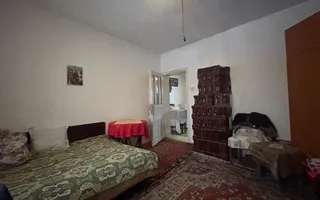 Casă batraneasca+ teren 999 mp intravilan în Oituz - Poză 14