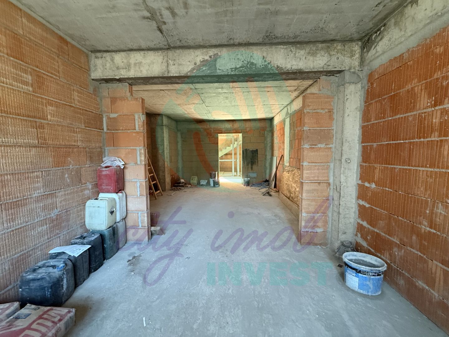 2 camere la parterul unui bloc boutique langa PARC si METROU cu parcare si boxa - Poză 8