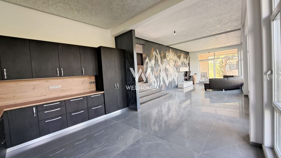 Casa cu piscina interioara si proveliste catre CETATE - Poză 9