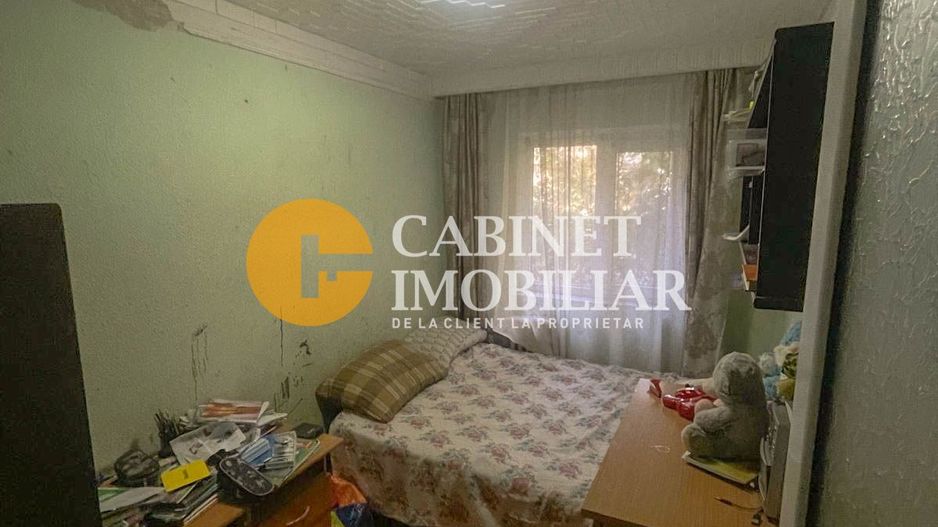 Apartament 4 camere decomandat - Poză 3