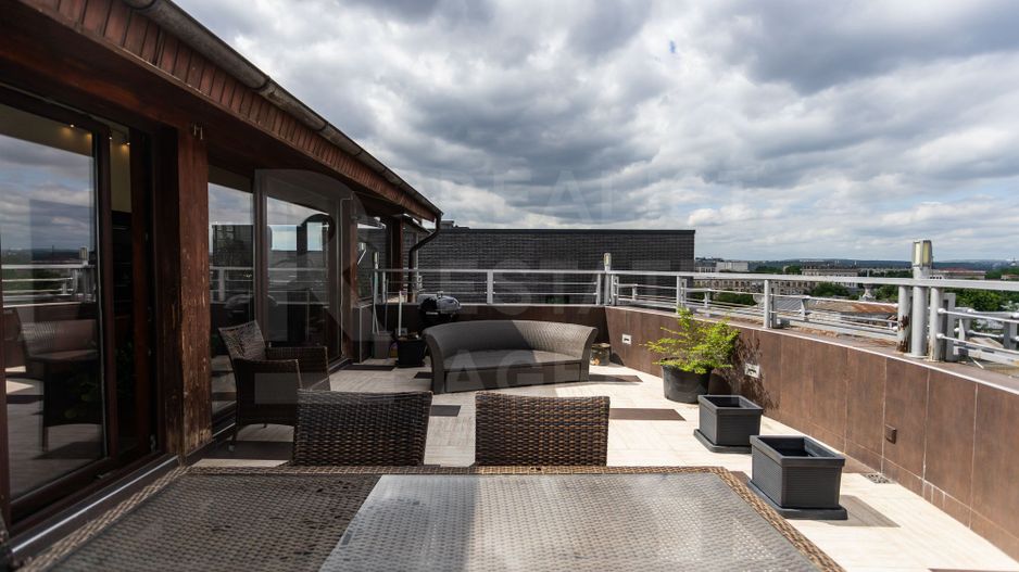 Chirie, apartament, 4 camere, strada Mihai Eminescu, Centru - Poză 1