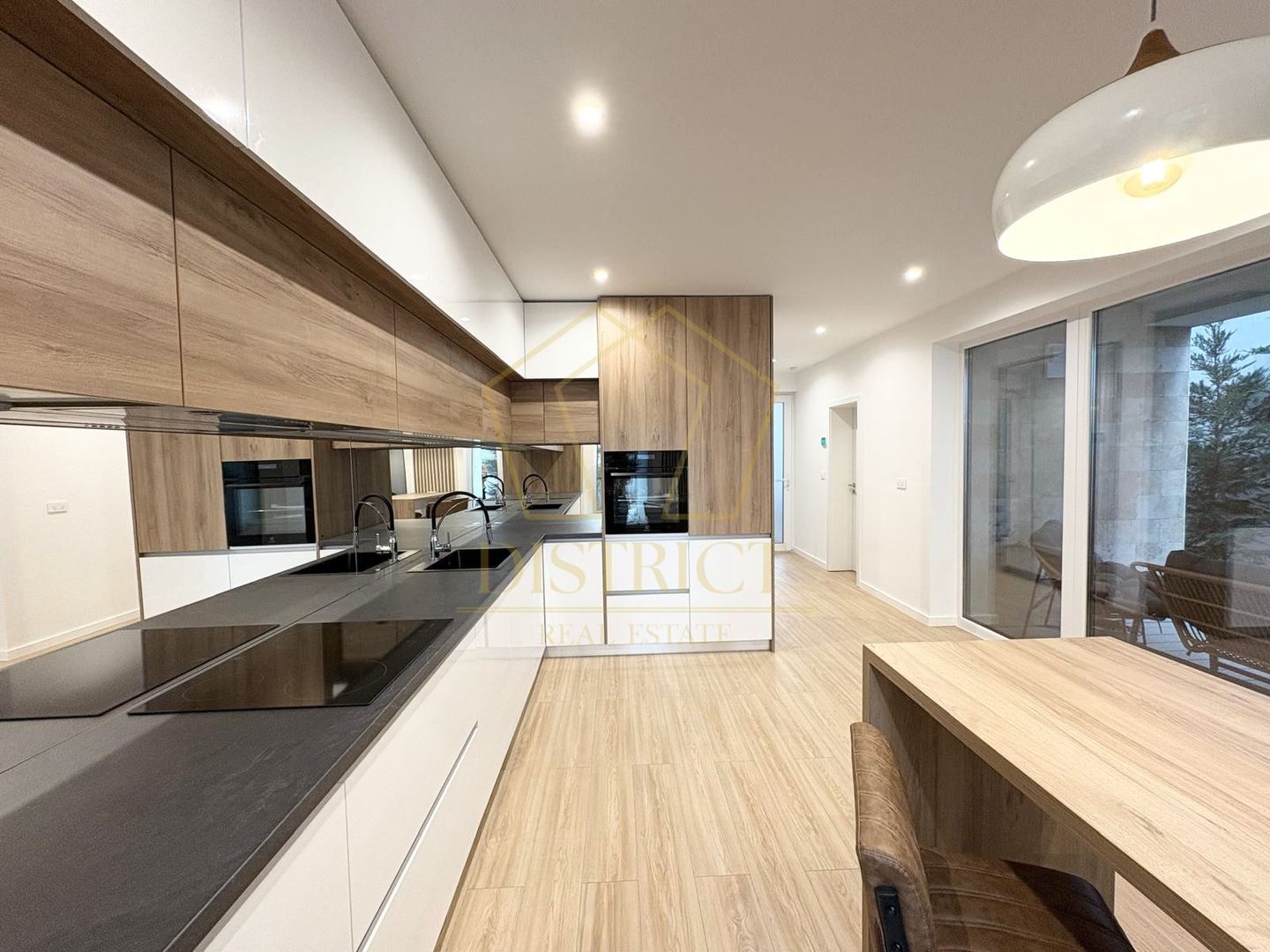 COM 0% | Duplex deosebit cu 4 camere, despărțit prin camera tehnica | Girocului - Poză 3