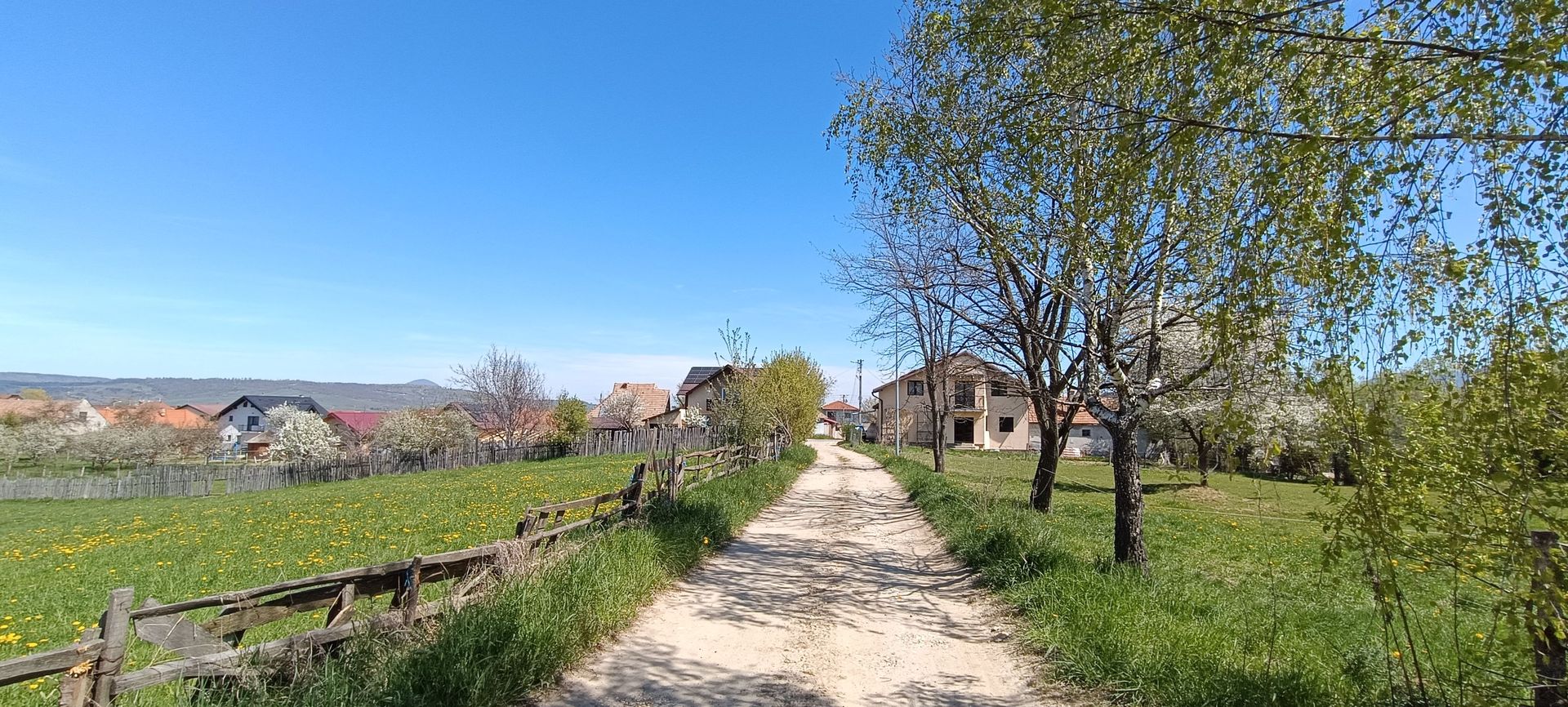 teren pretabil pensiune -casa,Zarnesti,4km de castelul Bran - Poză 1