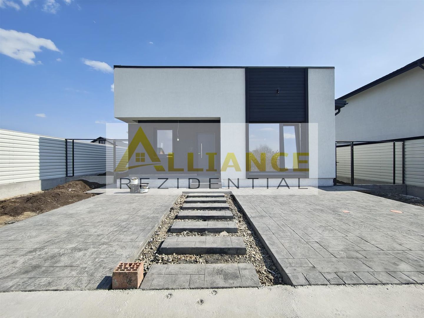Casa parter moderna | 3 camere I 3 bai I Miorita - Poză 1