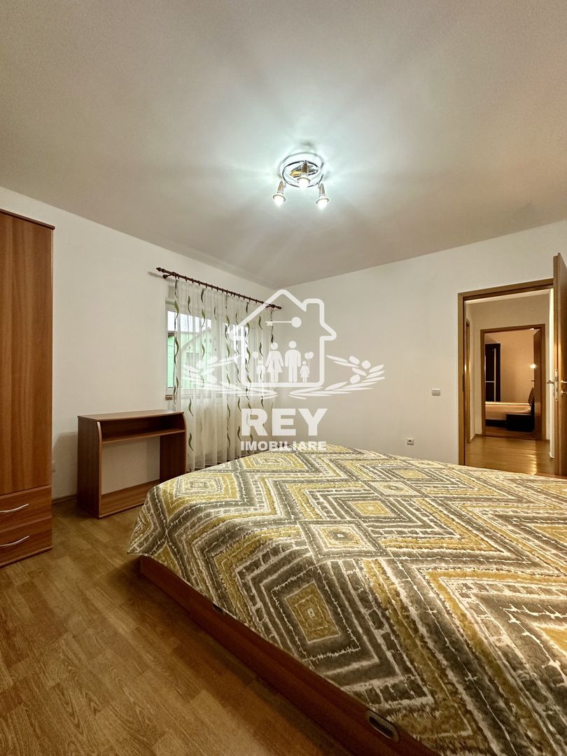 Apartament 4 camere cu garaj zona Strand- V.Aurie - Poză 8
