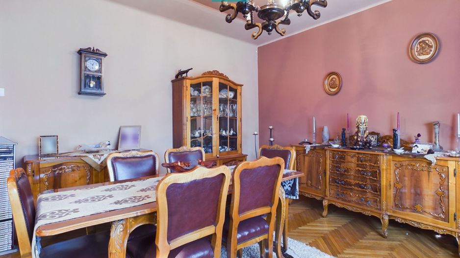 Casă solidă și impunătoare în Grădiște - Poză 2