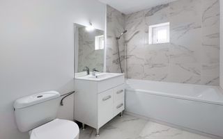 Apartament central | 3 camere | 3 balcoane | investiție ideală. - Poză 7