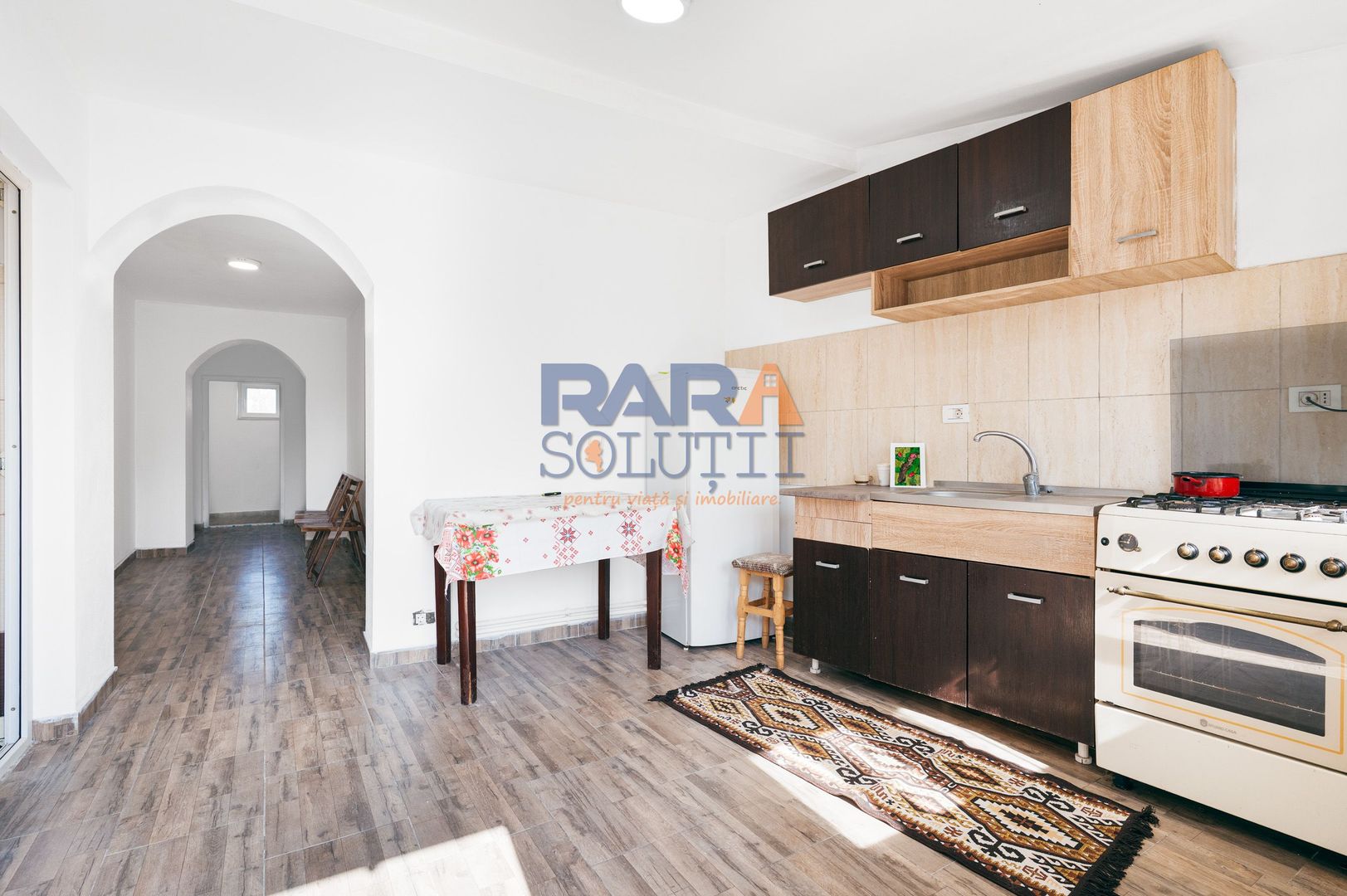 Casă de închiriat - Poză 2