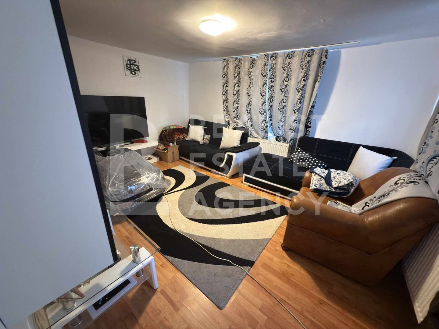 Casă de vânzare în Ostrov – 3 camere + 600 mp teren - Poză 3