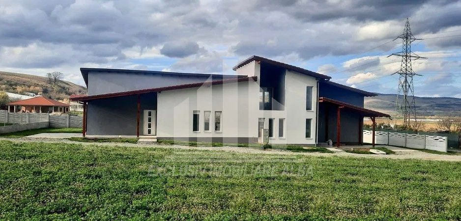 Casa tip duplex de vanzare, Micesti - Poză 1