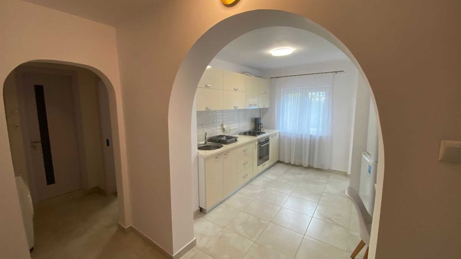 Închiriez apartament de 2 camere de 63 mp la 6 min de metrou Lujerului - Poză 2