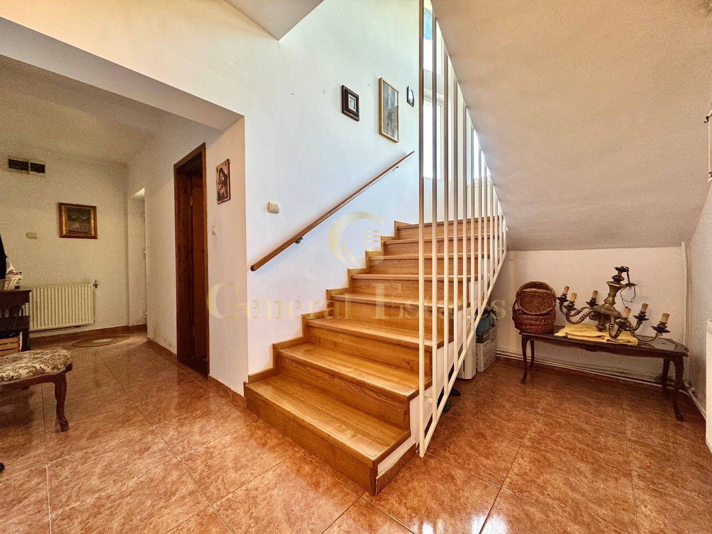 Vânzare Casă  D+P+E - 230 m.p. - Bucium - Poză 17