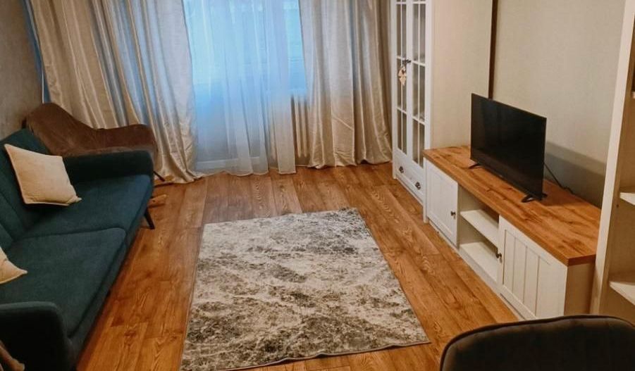 Închiriere apartament 3 camere Tineretului - Poză 2